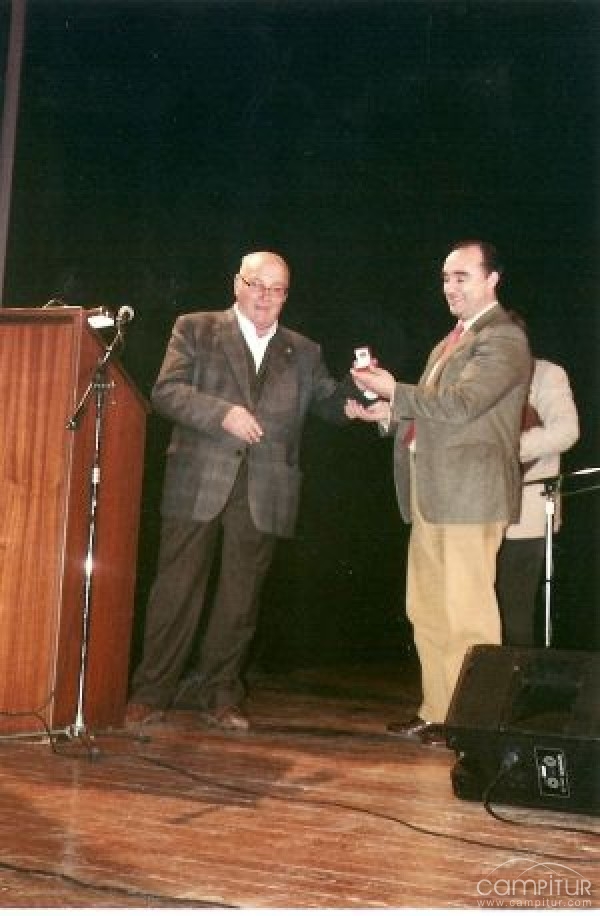 Entregada la Insignia de Oro de la Peña Flamenca de Llerena.