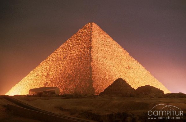Desvelan cómo se construyó la Gran Pirámide de Giza