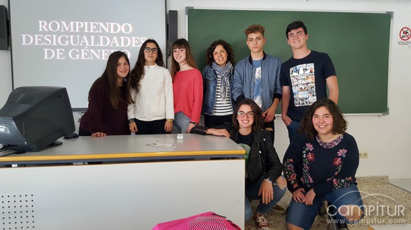 Premio al grupo de alumnos el IES Bembézar en el Concurso Conecta-2 
