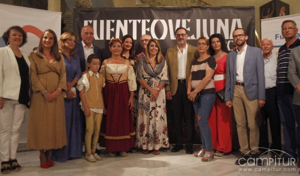La presidenta de la Junta de Andalucía asiste a la representación teatral “Fuenteovejuna” 