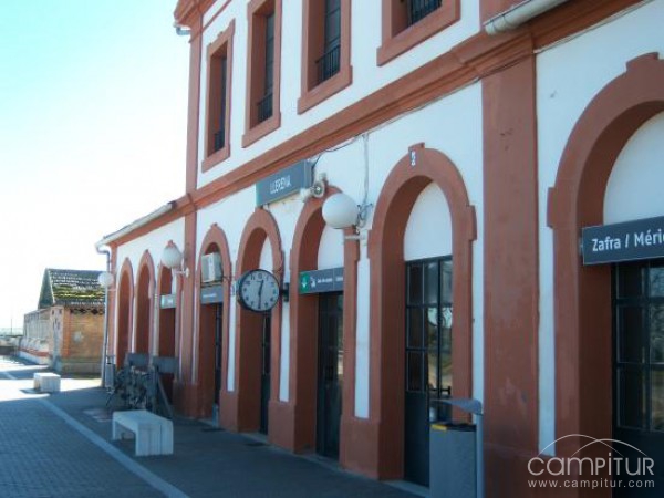 Adif acomete obras en Usagre que obligan al transbordo por carretera entre Zafra y Llerena 