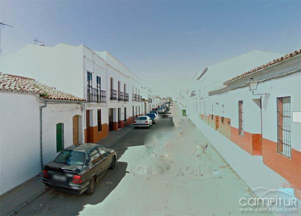 Herido un hombre tras caer en altura en Azuaga 