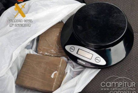 Detenido un vecino de Azuaga cuando transportaba droga en su vehículo 