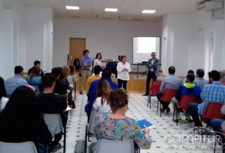 Una treintena de empresarios asistieron a la Jornada “Ley de Contratos del Sector Público” en Maguilla