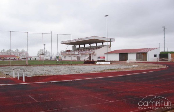 Adjudicada la obra de sustitución del pavimento de la pista de atletismo de Azuaga 