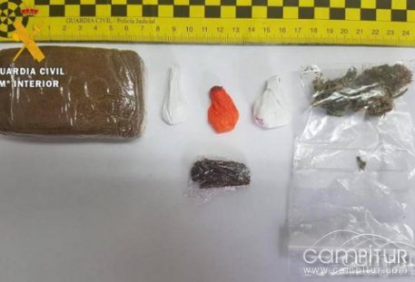 Cuatro vecinos de Azuaga detenidos por portar drogas