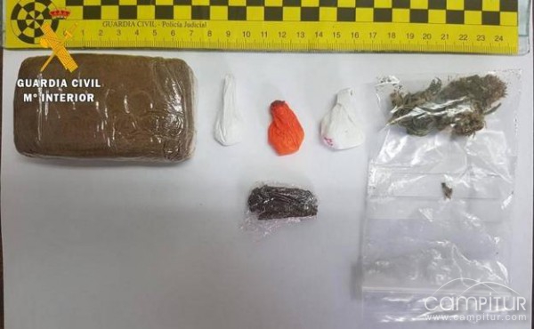 Cuatro vecinos de Azuaga detenidos por portar drogas