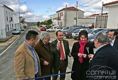 Inaugurada las obras de mejoras de la carretera que une Casa de Reina con la EX-103 por Trasierra 