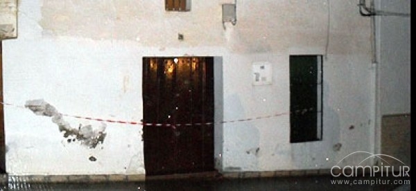 Trágica muerte de un niño al derrumbarse su casa en Azuaga 