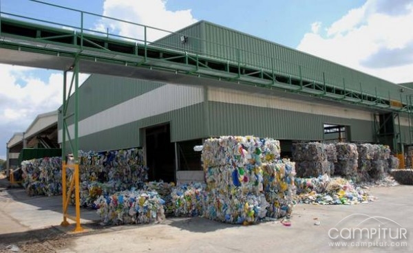Este año se comenzará a reciclar bolsas de plástico en el séptimo eco-parque de la región