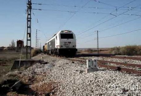 Llerena contará con pasos de caucho antideslizantes en su estación de tren 