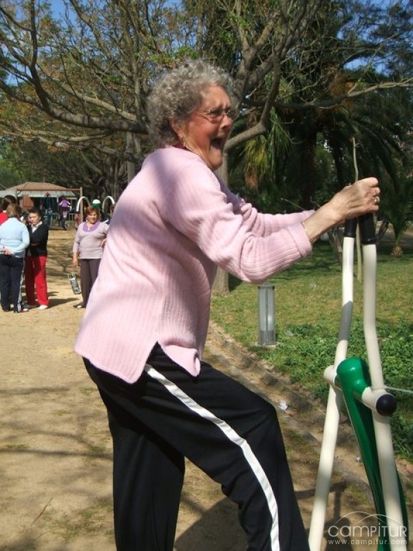 Inaugurados en Peraleda un gimnasio, 2 pistas de petaca y un parque geriátrico 